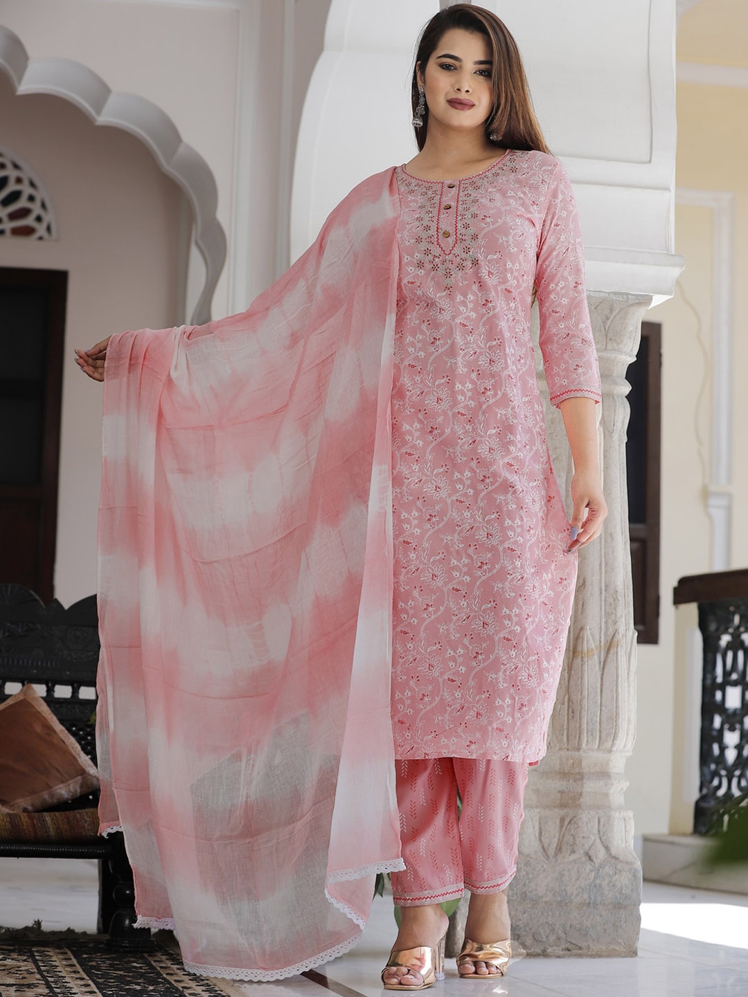 

SINGNI Women Floral Printed Kurta with Trousers & With Dupatta, Pink