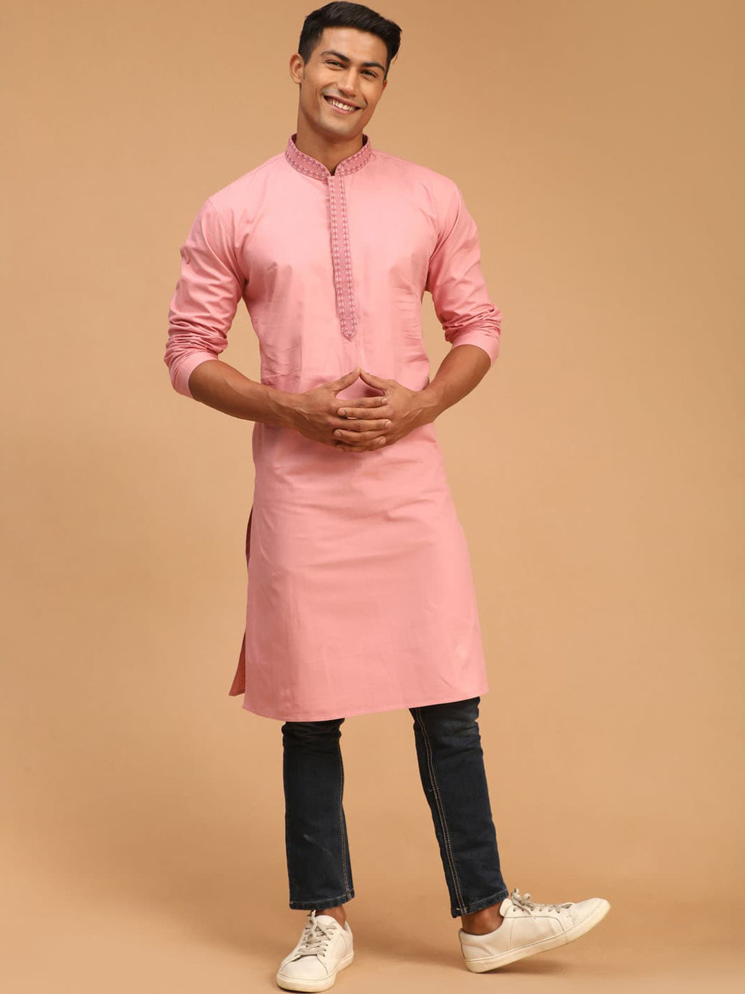 

VASTRAMAY Men Pink Cotton Kurta