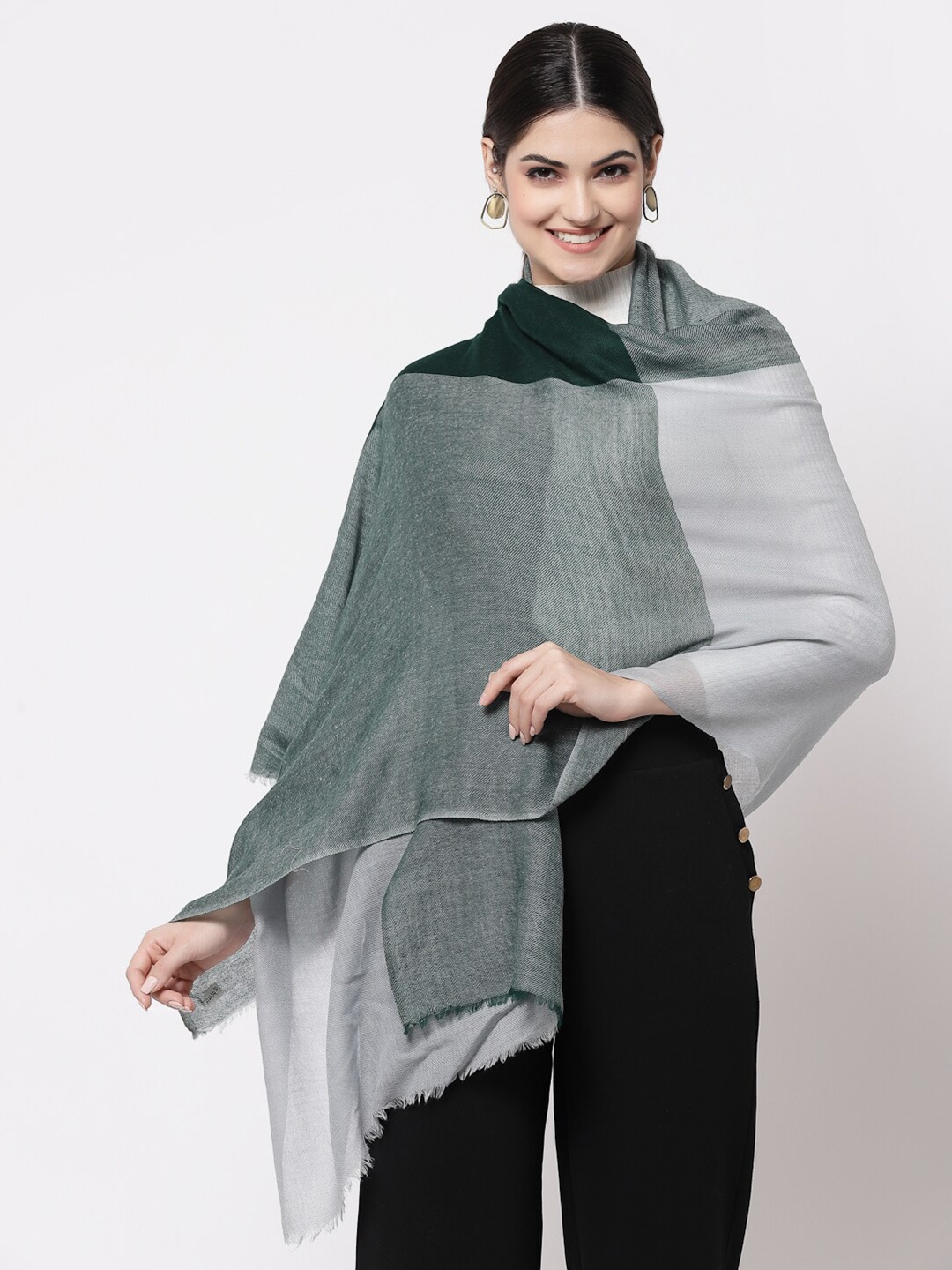 

Calvadoss Women Colourblocked Wool Stole, Green