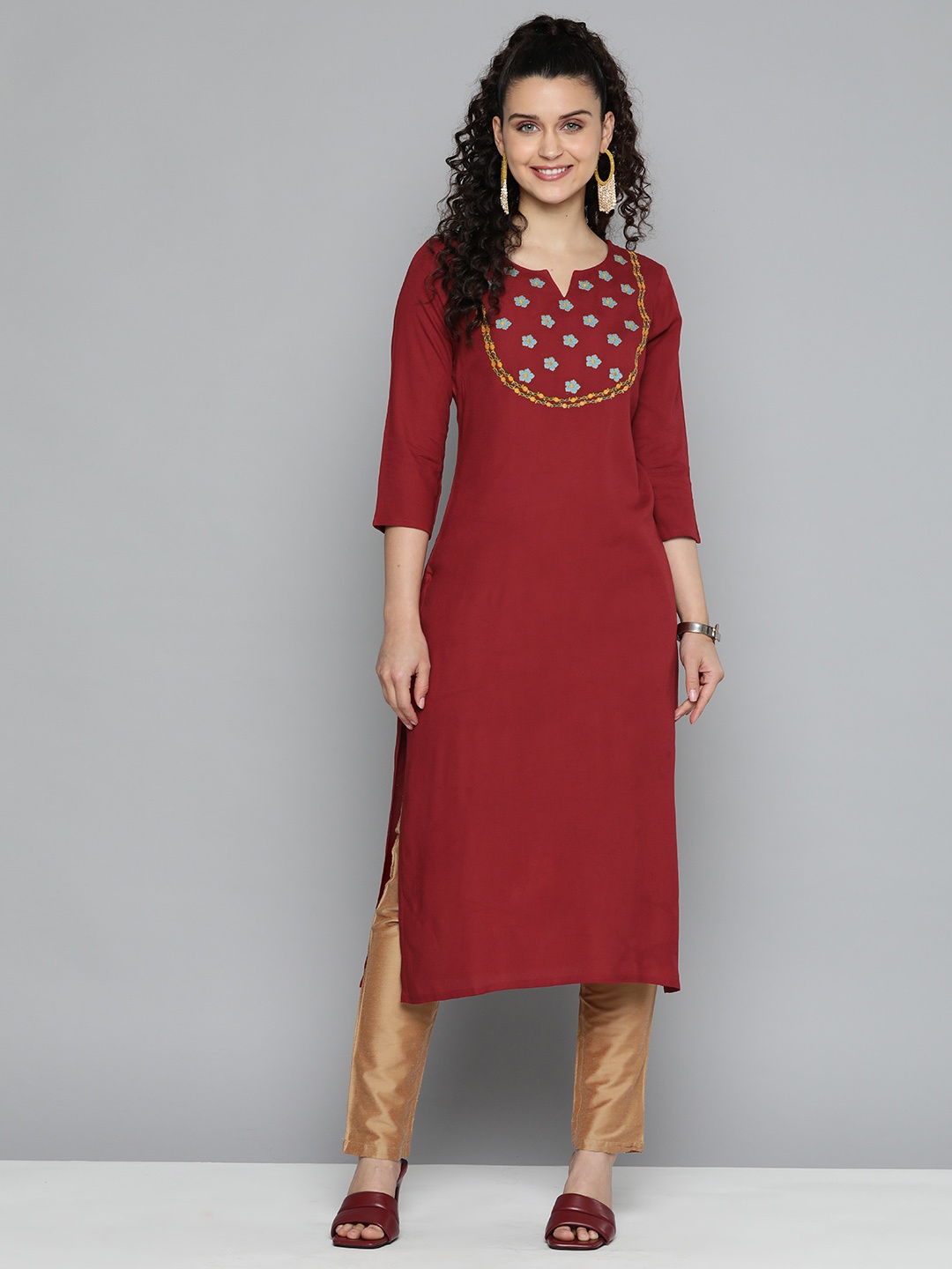 

HERE&NOW Floral Embroidered Straight Kurta, Maroon