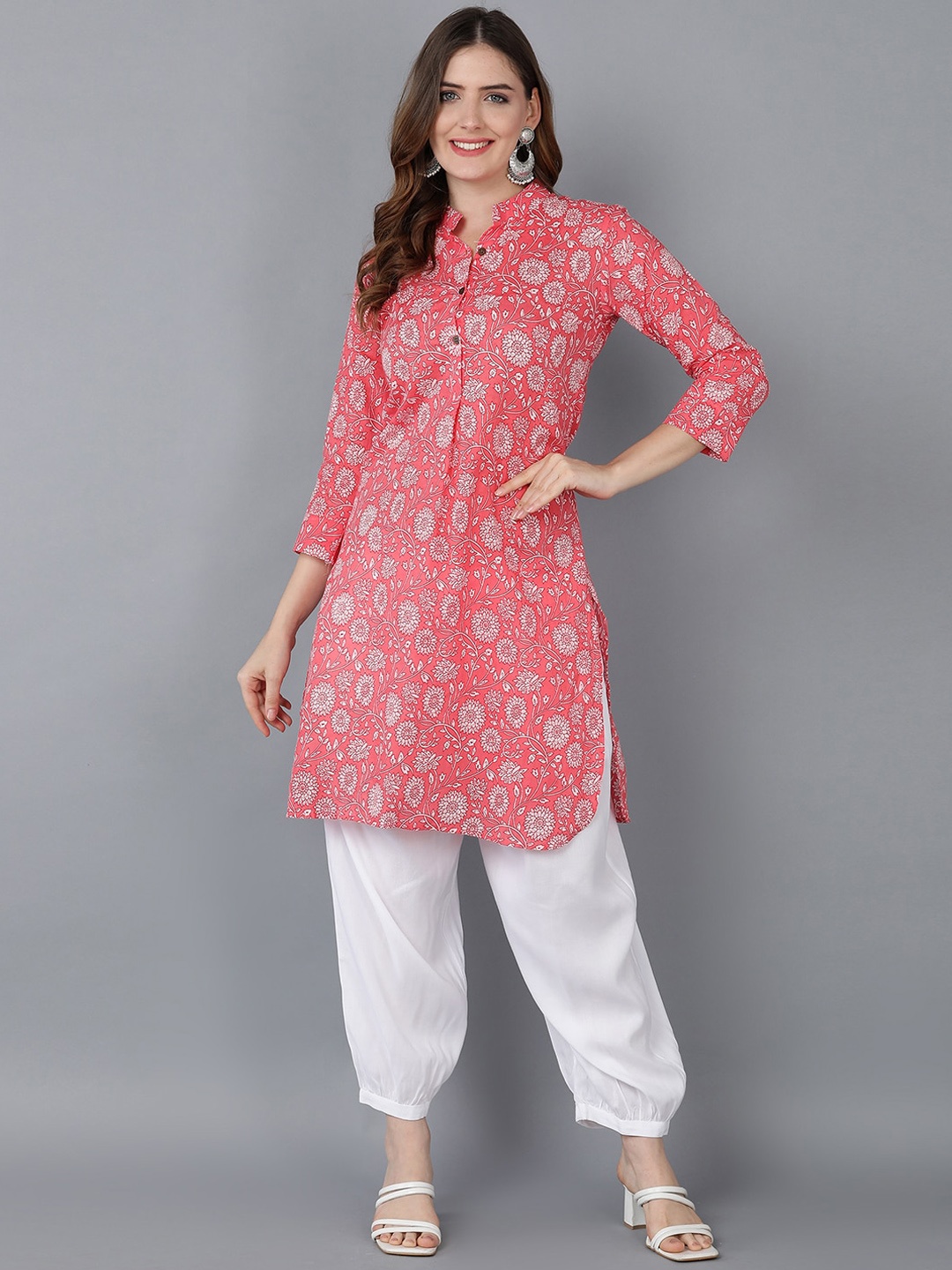 

Sangria Women Orange & White Floral Printed Cotton Kurta