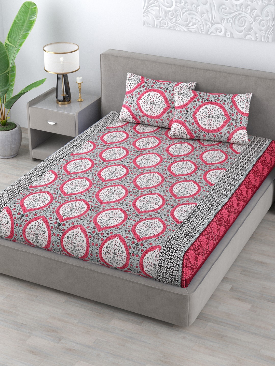 

Varde White & Red Ethnic Motifs 120 TC Cotton Queen Bedsheet with 2 Pillow Covers