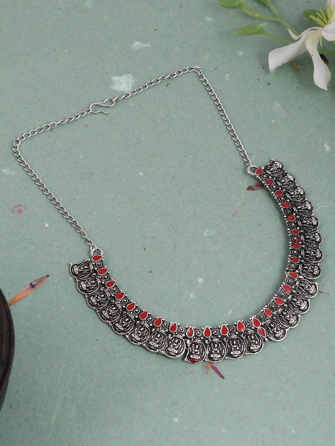 

Silvermerc Designs Women Silver-Toned & Red Brass Silver-Plated Choker Necklace