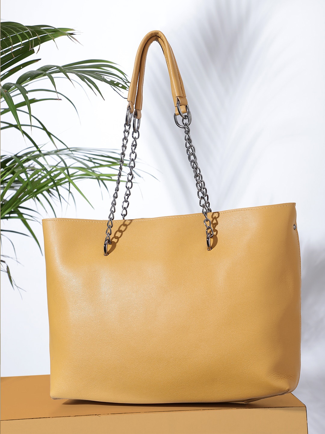 

Bag Pepper Yellow PU Structured Leather Shoulder Bag