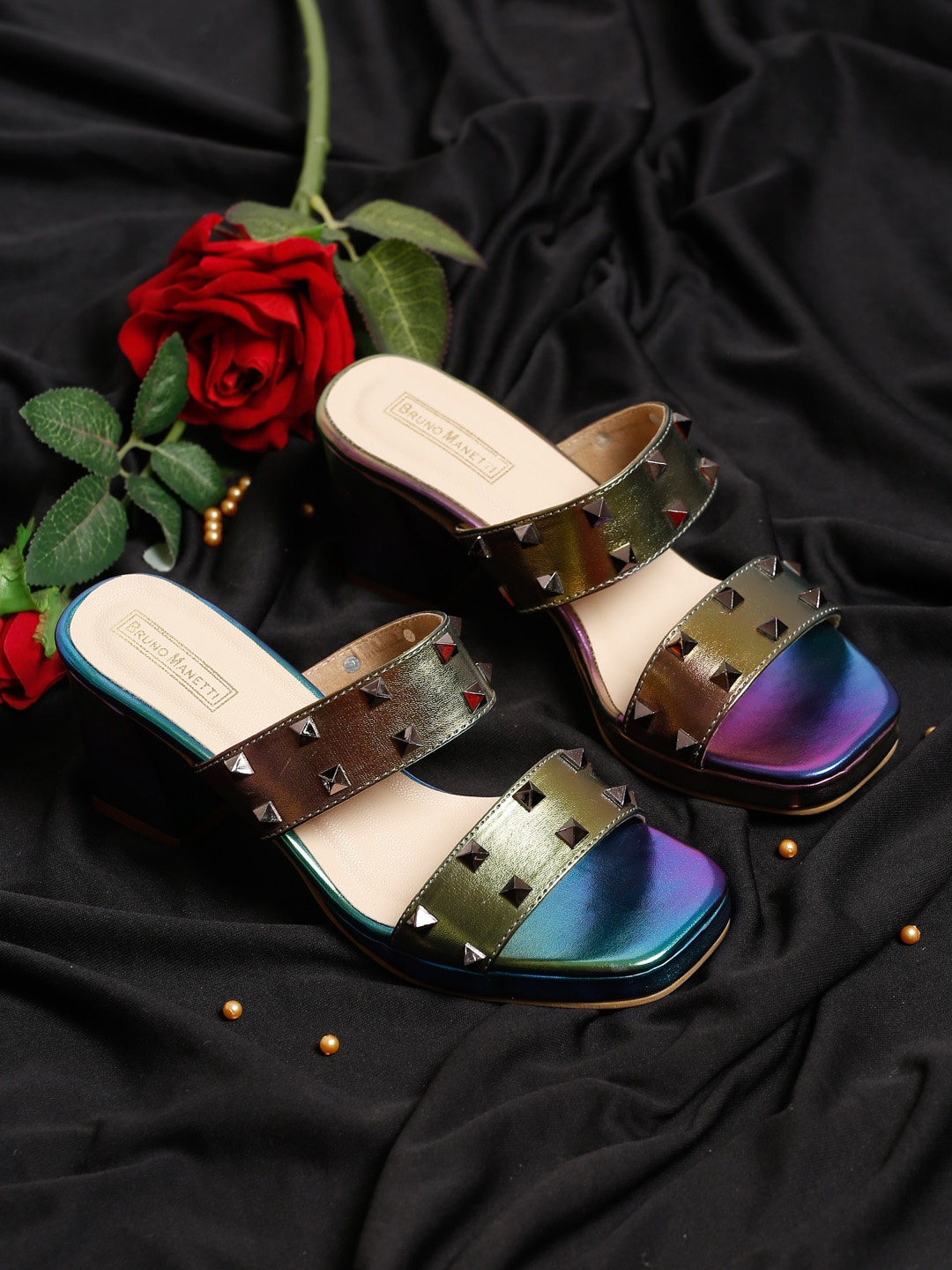 

Bruno Manetti Gold-Toned & Green Embellished PU Block Sandals