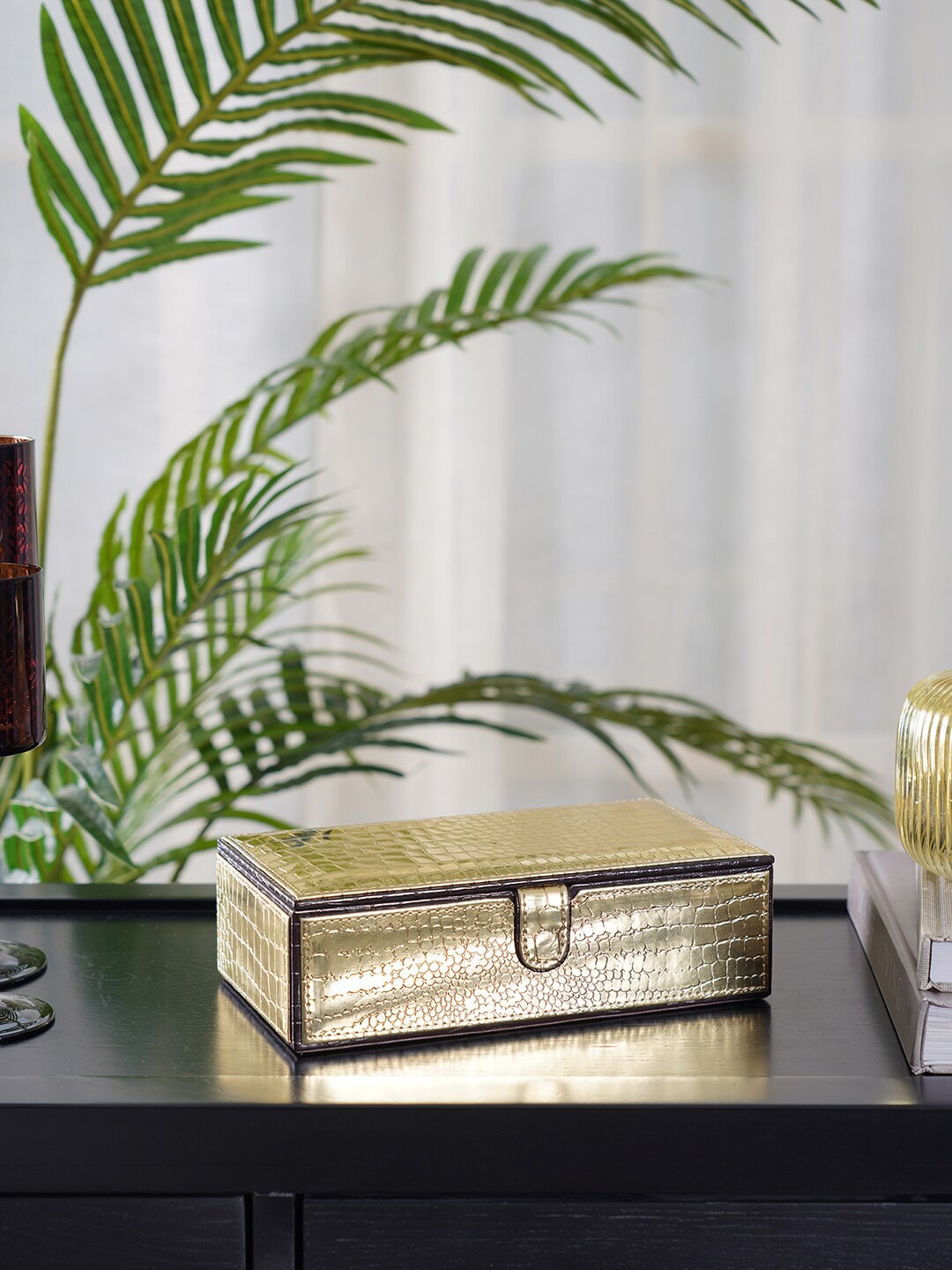 

Pure Home and Living Gold-Toned Textured Lid Box Organisers