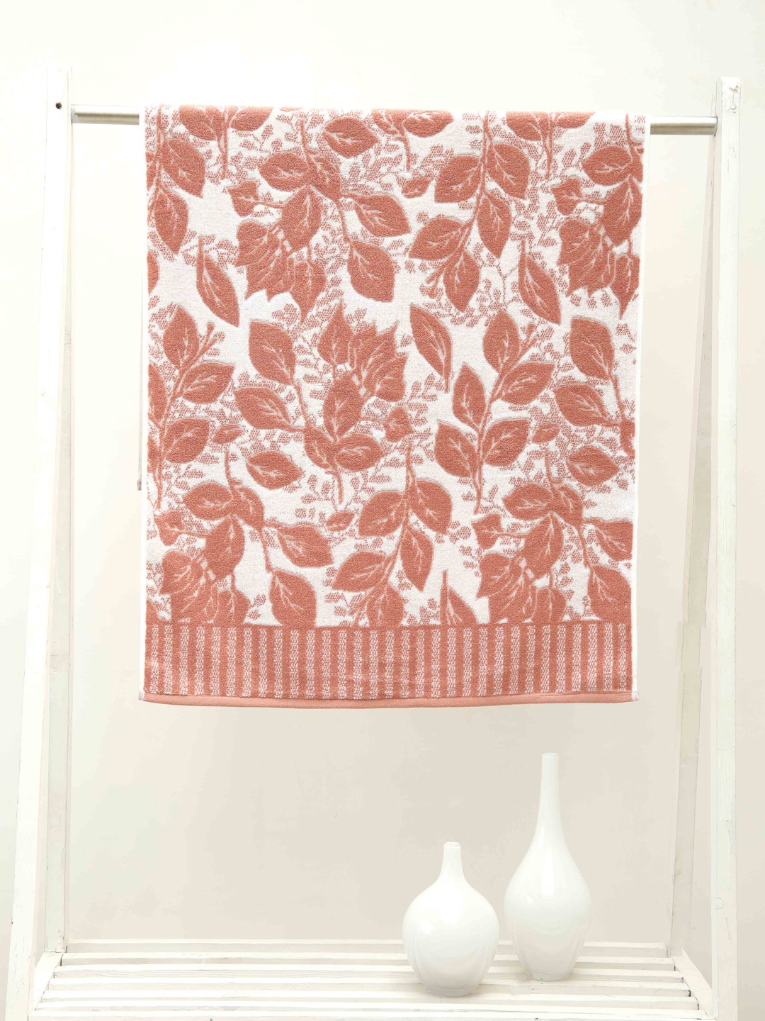 

Ariana Peach Printed 500 GSM Cotton Bath Towels