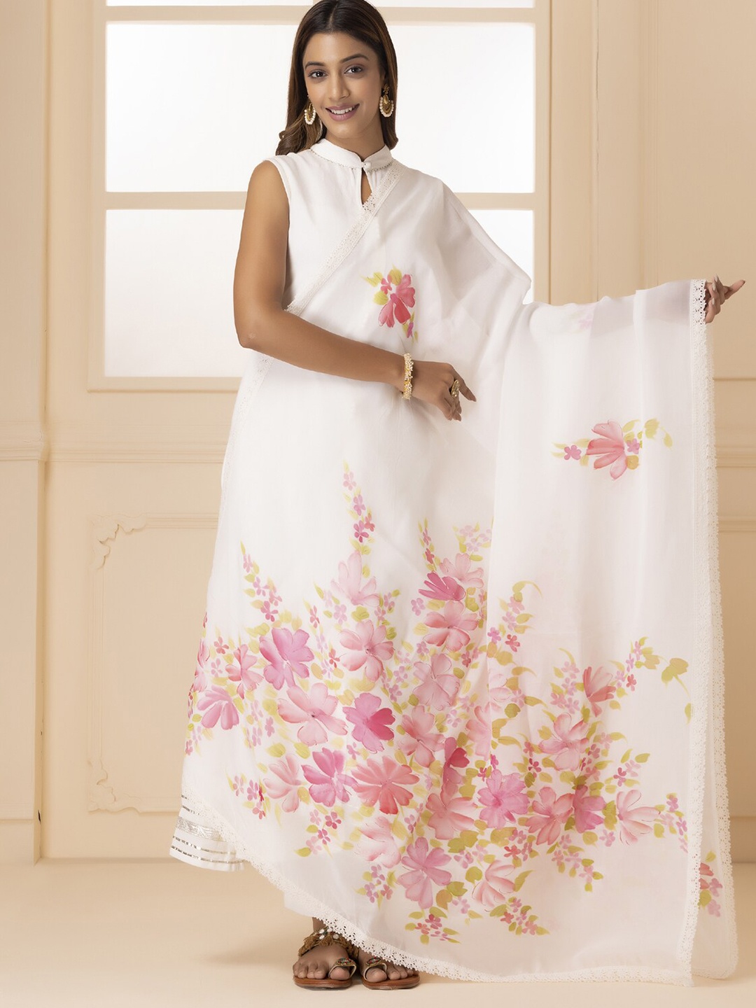 

Geroo Jaipur Handpainted Floral Dupatta With Crochet Lace, White