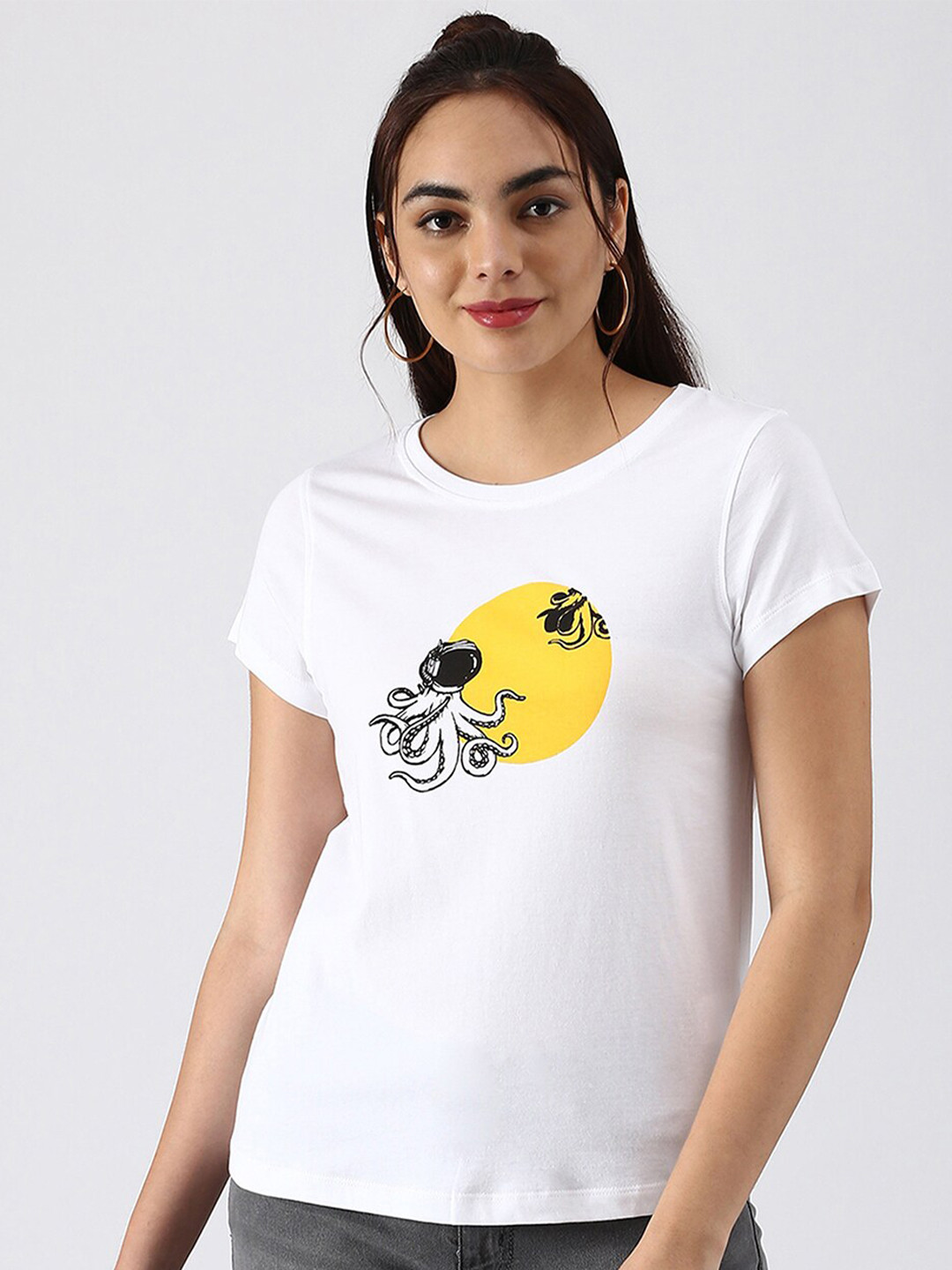 

abof Women White Printed Pure Cotton Regular Fit T-shirt