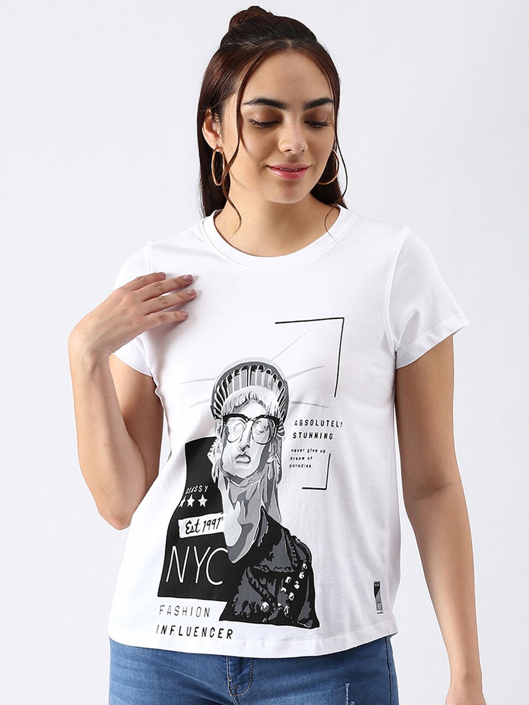 

abof Women White Typography Printed Pure Cotton Applique T-shirt