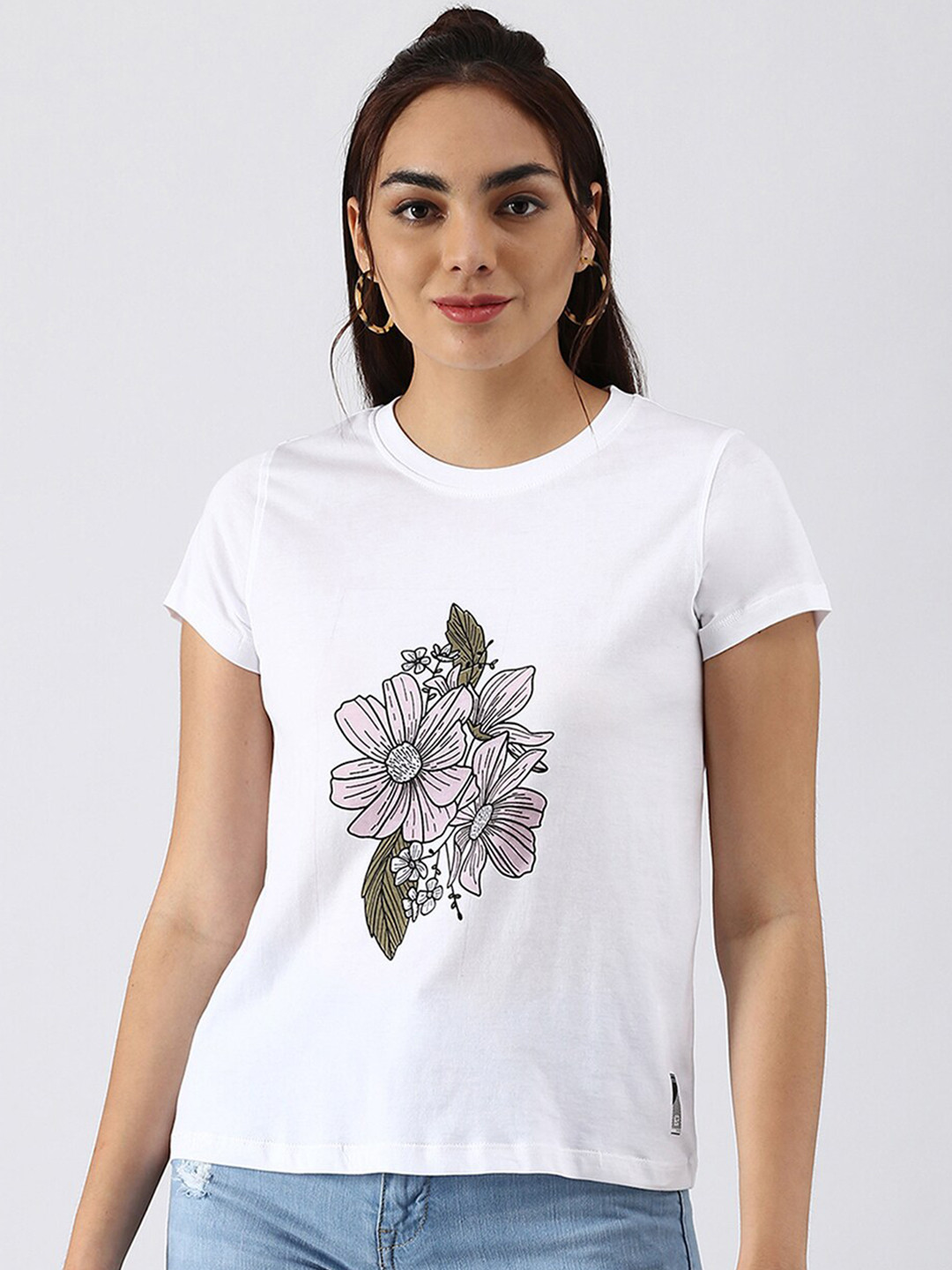 

abof Women White & Pink Printed Pure Cotton T-shirt
