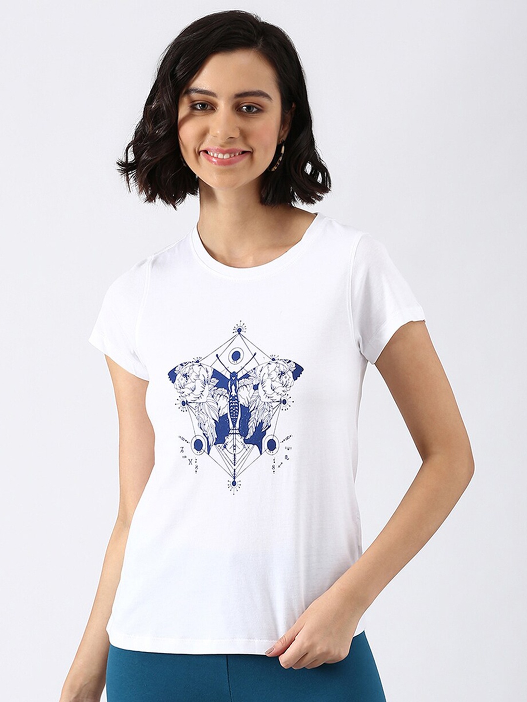 

abof Women White & Blue Printed Pure Cotton T-shirt
