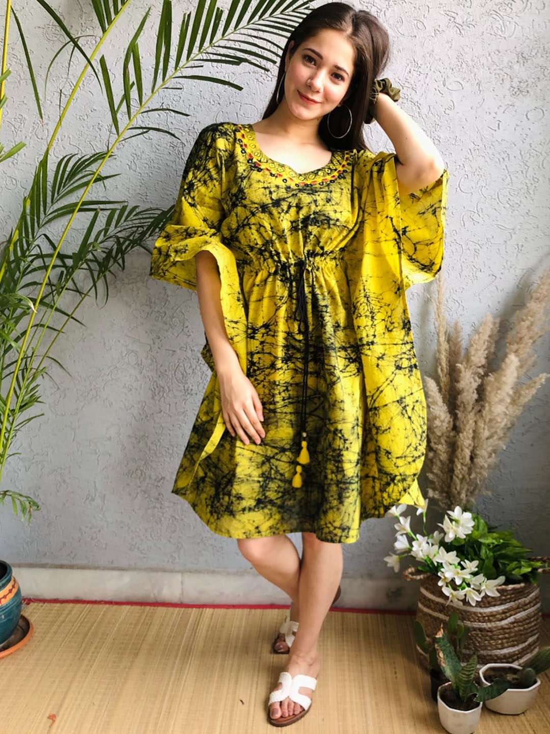 

CRAFTED FOR YOU Women Yellow Keyhole Neck Flared Sleeves Thread Work Anarkali Kurta