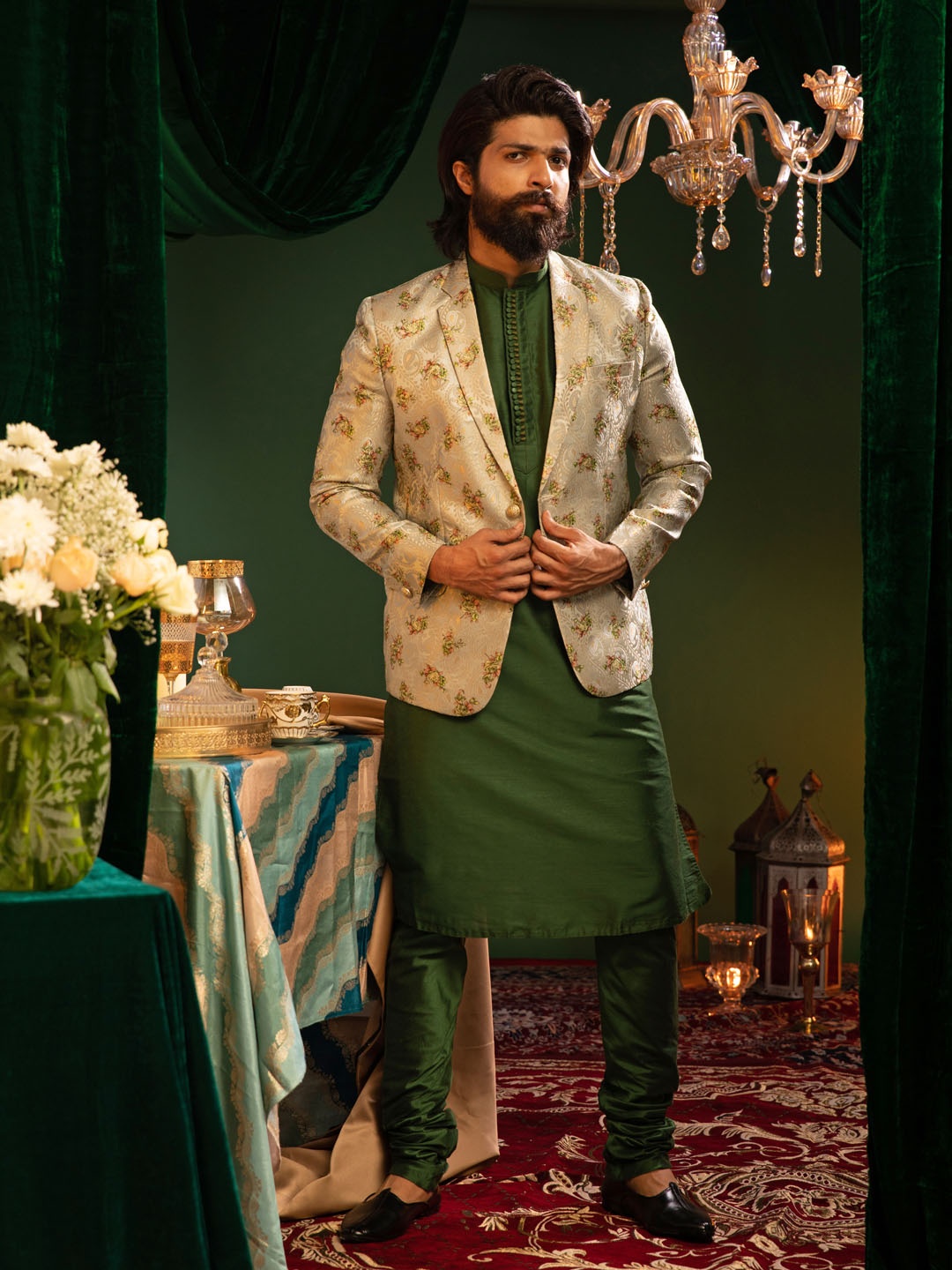 

VASTRAMAY Men Green Ethnic Motifs Kurta and Churidar with Jacket