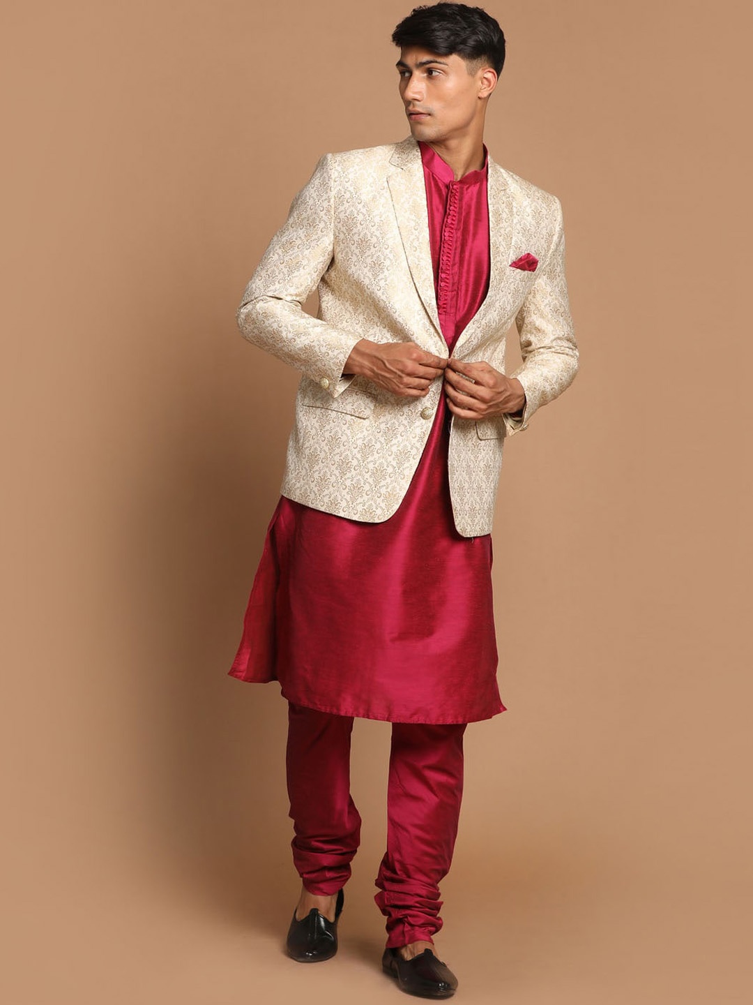 

VASTRAMAY Men Fuchsia Red Kurta With Pyjamas & With Woven Design Blazer
