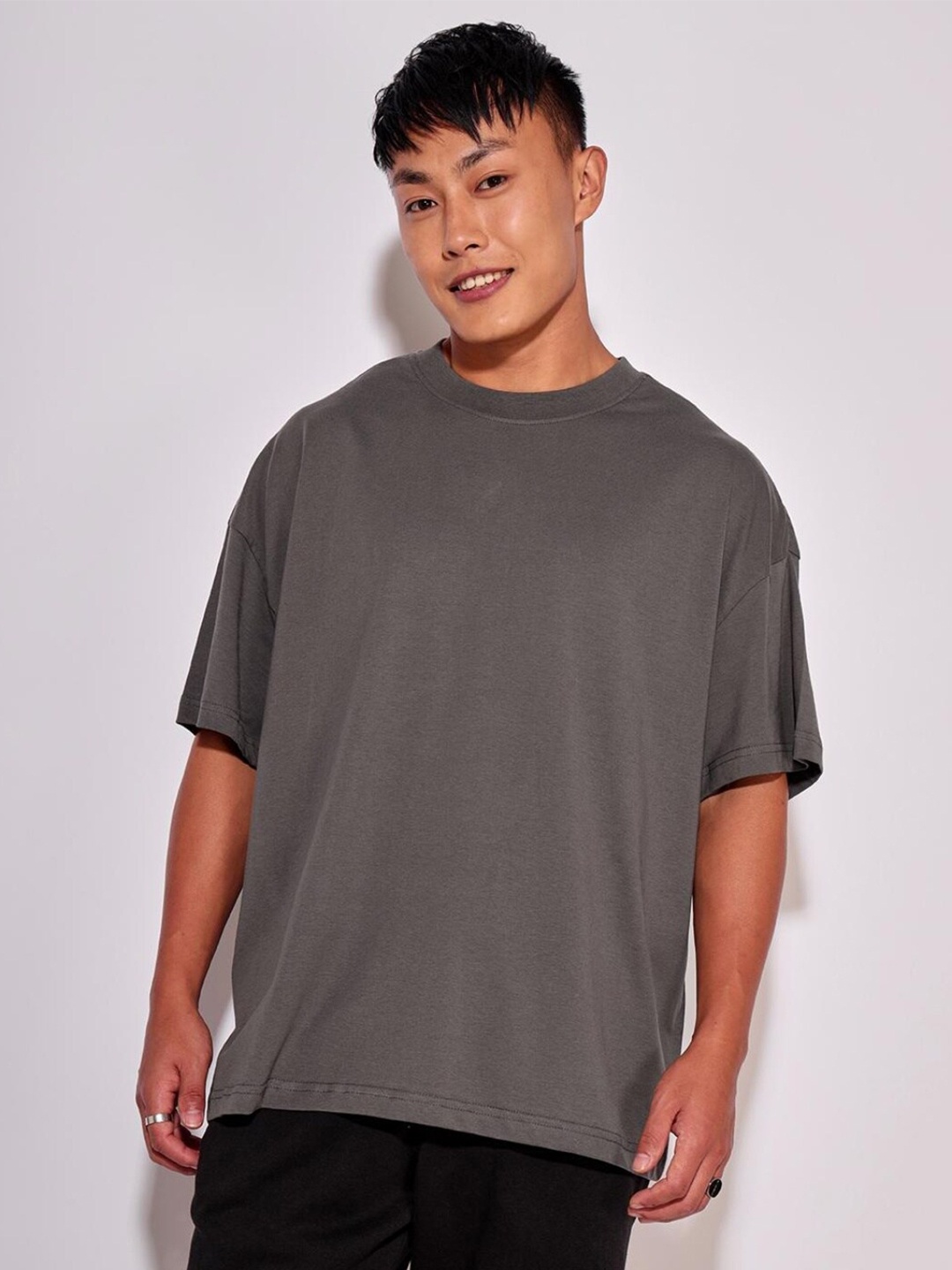 

Bewakoof Unisex Grey Cotton Drop-Shoulder Sleeves T-shirt