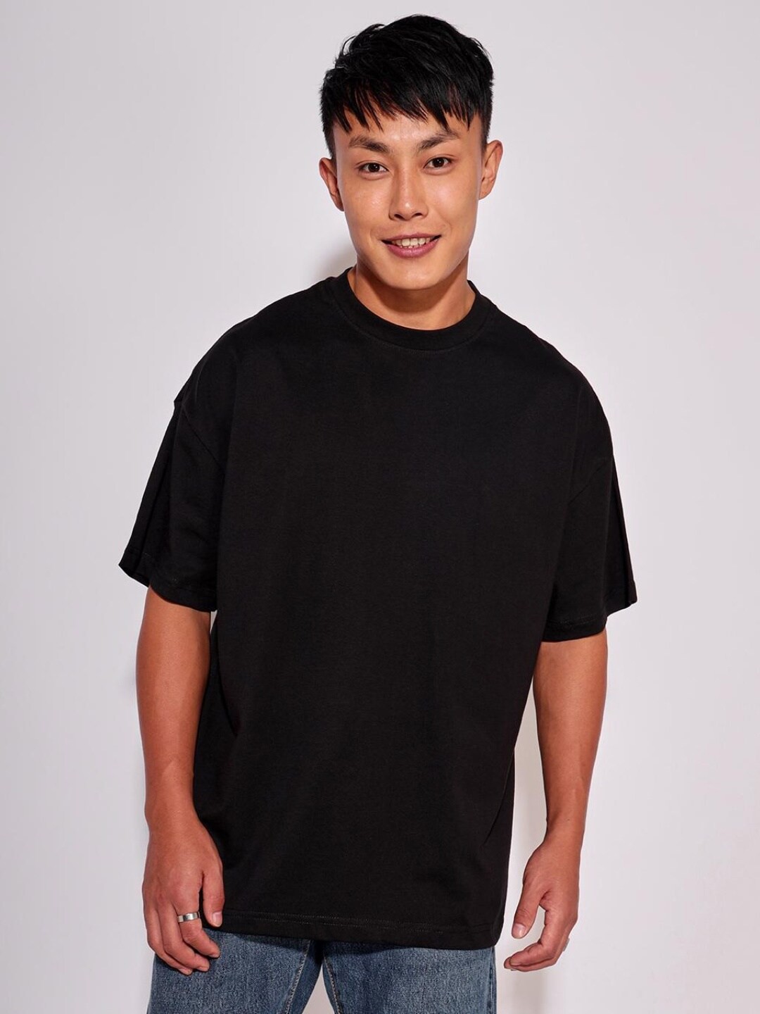 

Bewakoof Unisex Black Cotton Drop-Shoulder Sleeves T-shirt