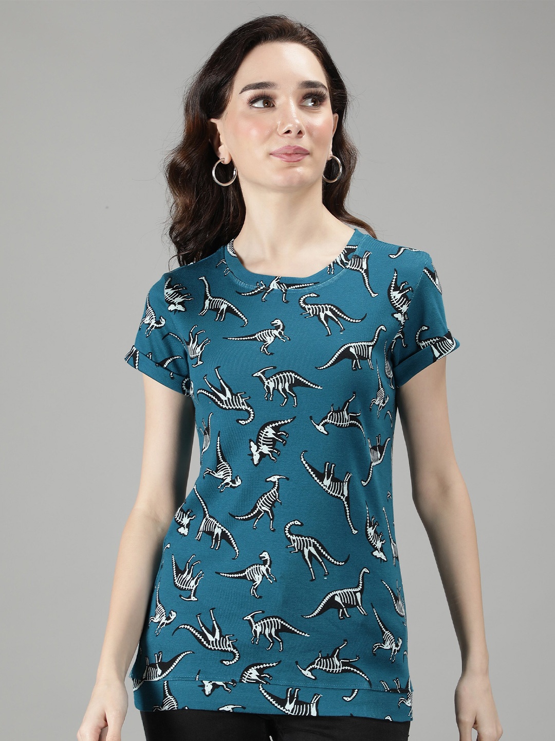 

Sonex Gold Women Teal Printed Slim Fit Cotton T-shirt