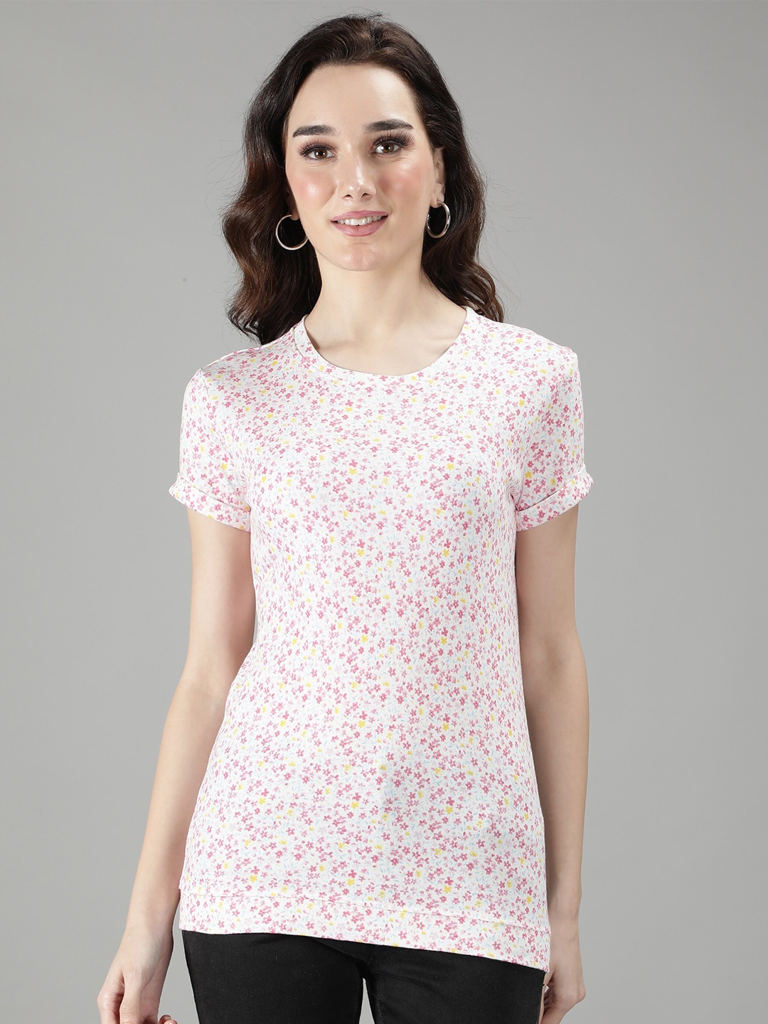 

Sonex Gold Women Pink Floral Printed Slim Fit T-shirt