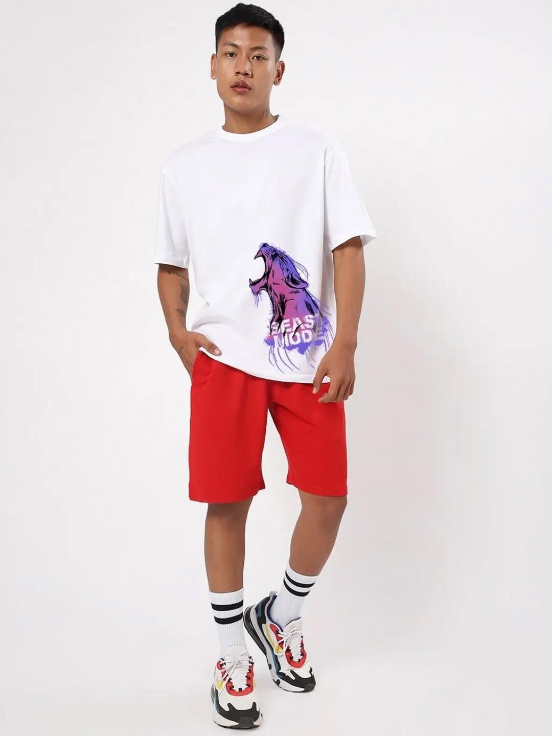 

Bewakoof Men White Printed Drop-Shoulder Sleeves Loose Cotton T-shirt
