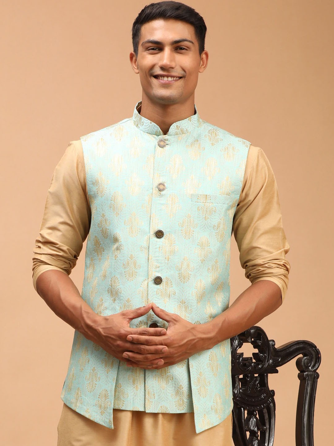 

SHRESTHA BY VASTRAMAY Men Green & Gold-Coloured Woven Design Slim-Fit Nehru Jackets