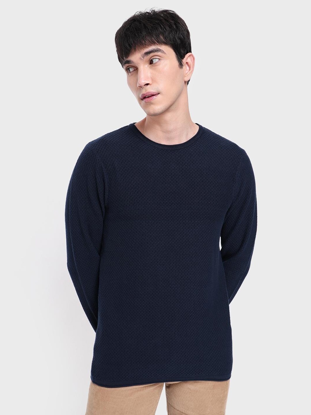 

Bewakoof Men Textured Sweater, Navy blue