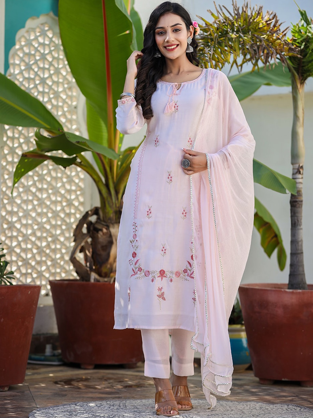 

KAAJH Women Peach-Coloured Ethnic Motifs Embroidered Thread Work Pure Silk Kurta with Trousers & With