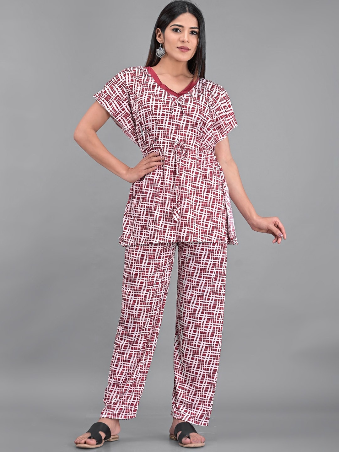 

Apratim Women Maroon & White Printed Night suit