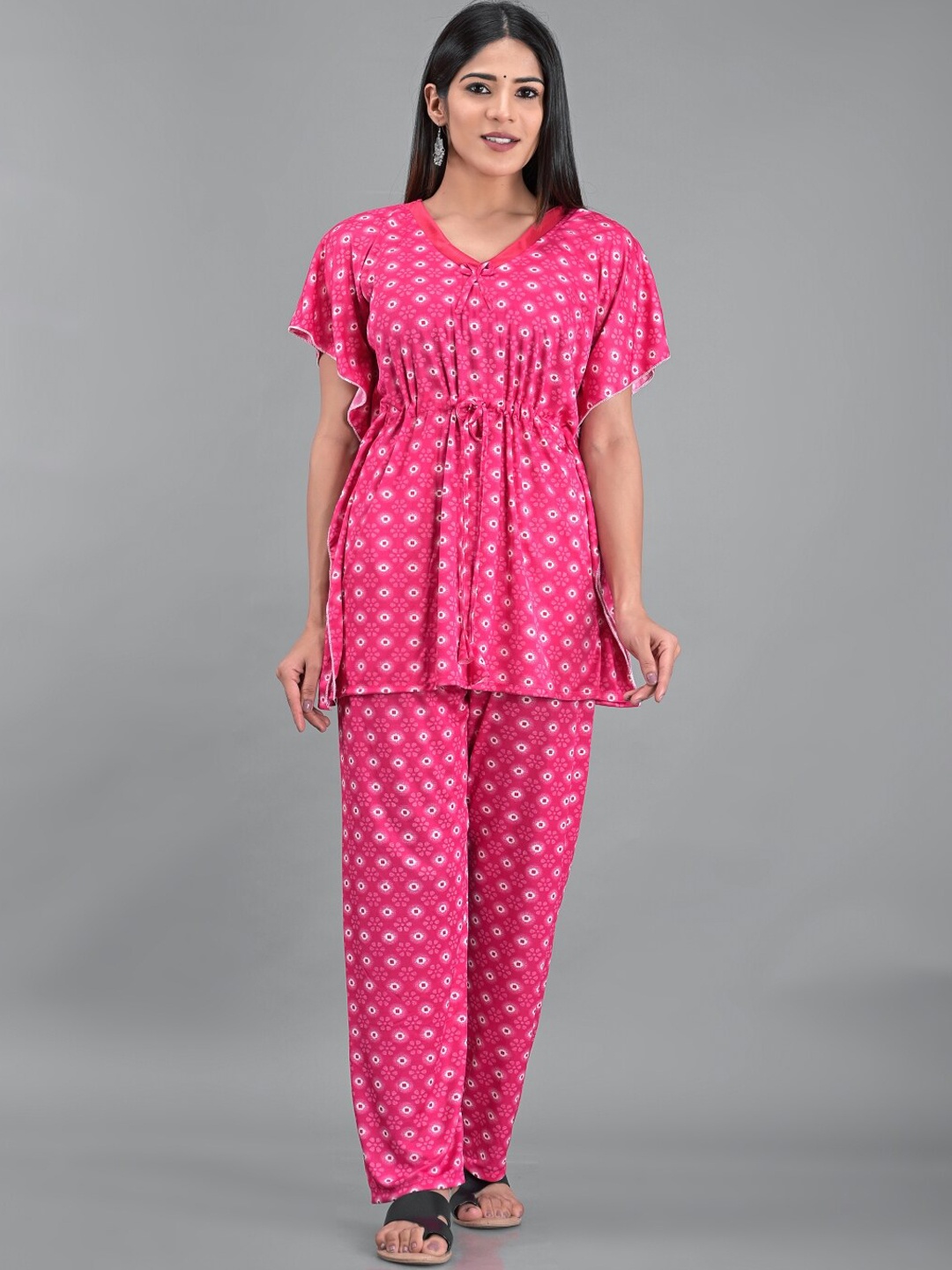 

Apratim Women Pink & White Printed Night suit