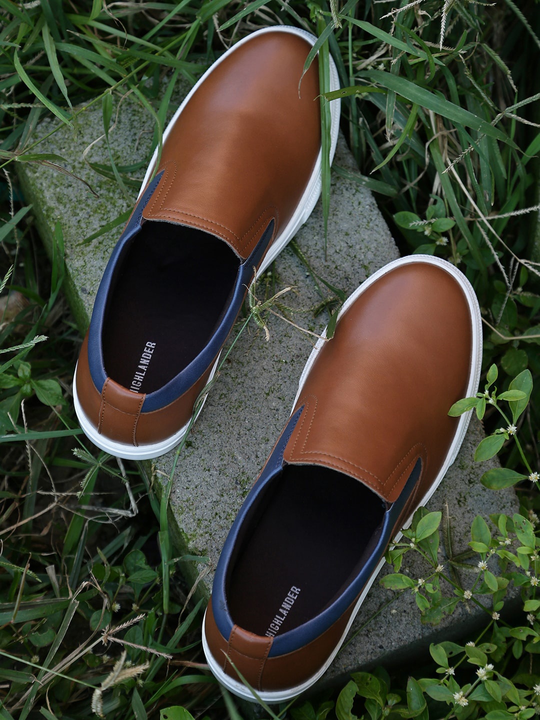 

HIGHLANDER Men Colourblocked PU Slip-On Sneakers, Brown