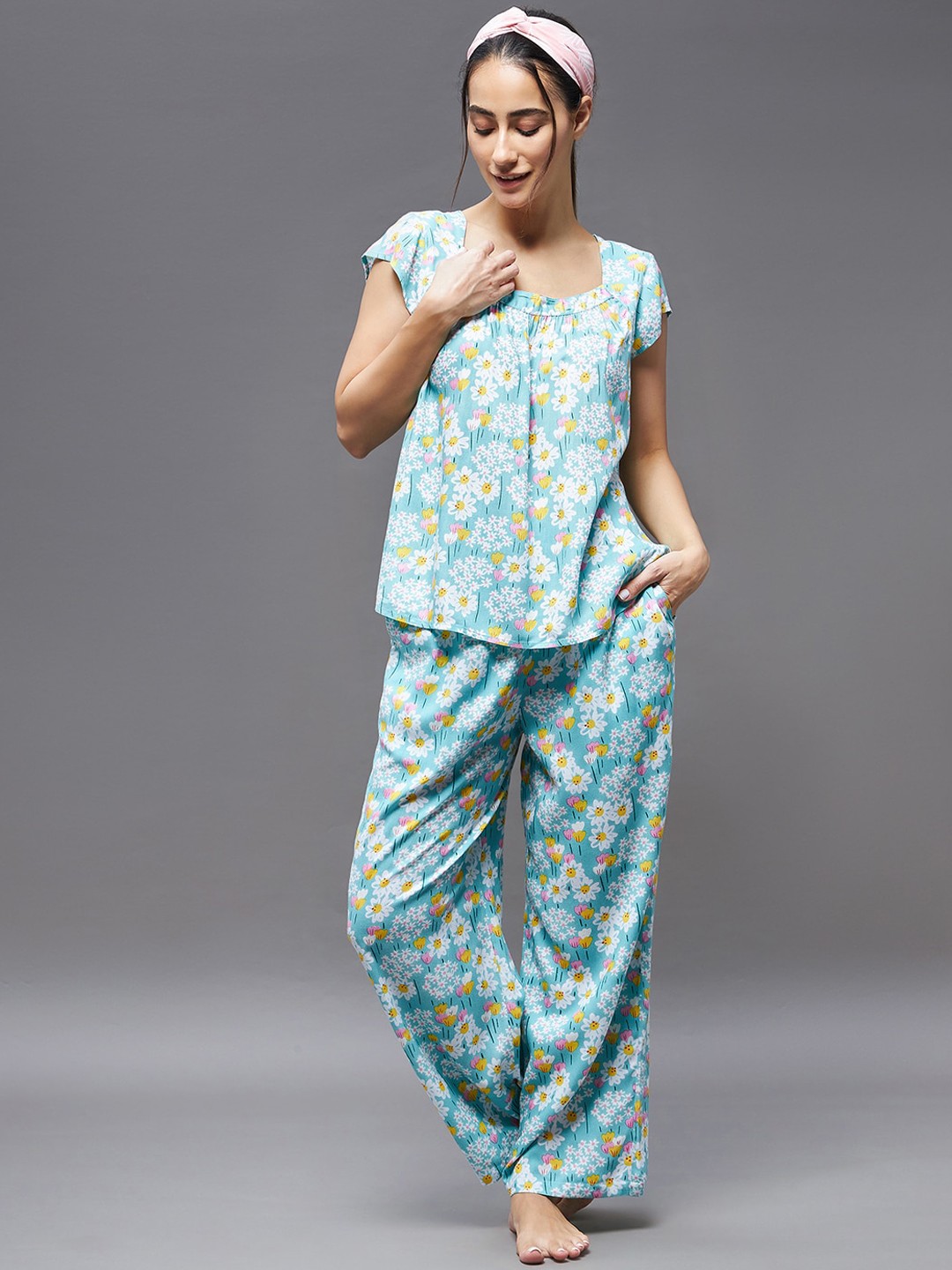 

Miss Chase Women Blue & White Printed Night suit