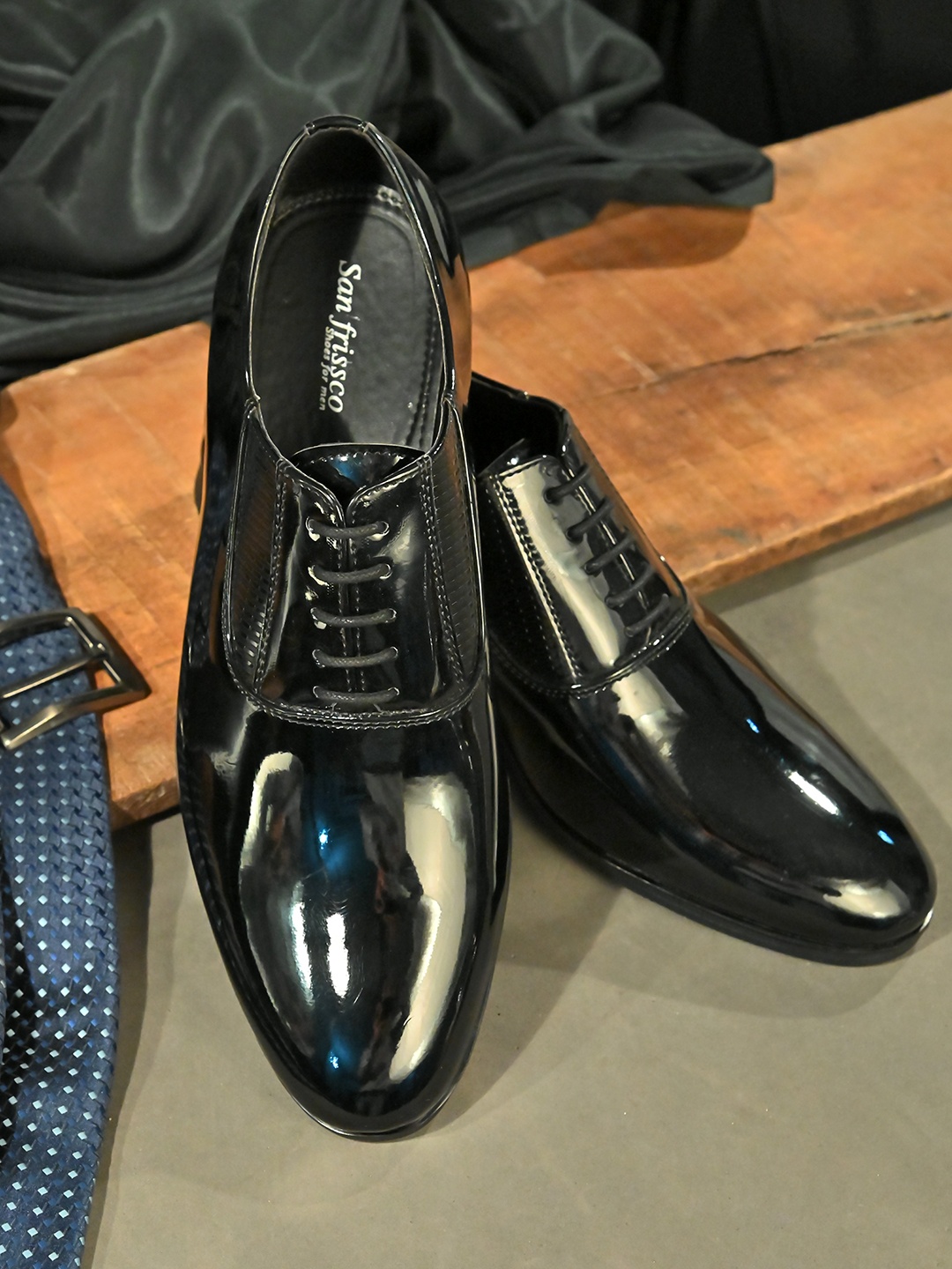 San Frissco Men Black Solid Formal Oxford