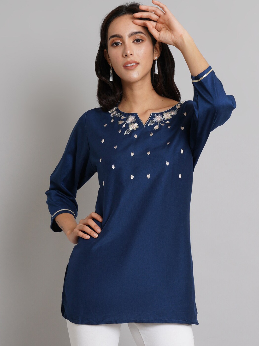 

Risirioutfit Women's Blue Ethnic Motifs Embroidered Thread Work Thread Work Kurti