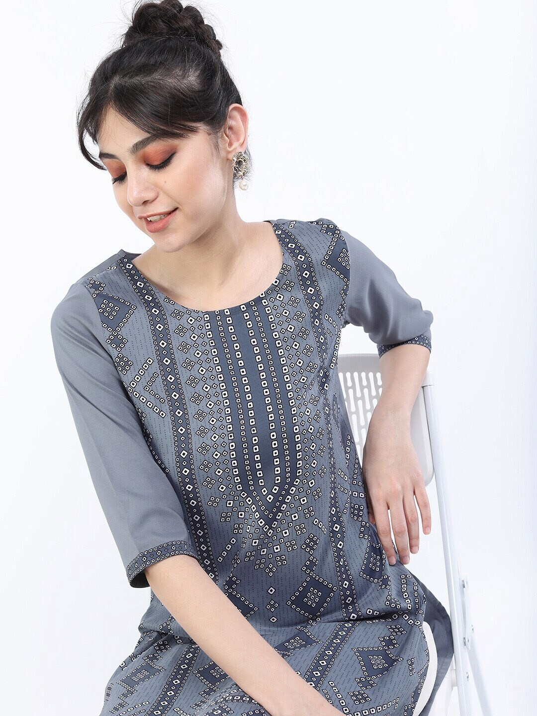 

KETCH Women Charcoal Geometric Printed Kurta