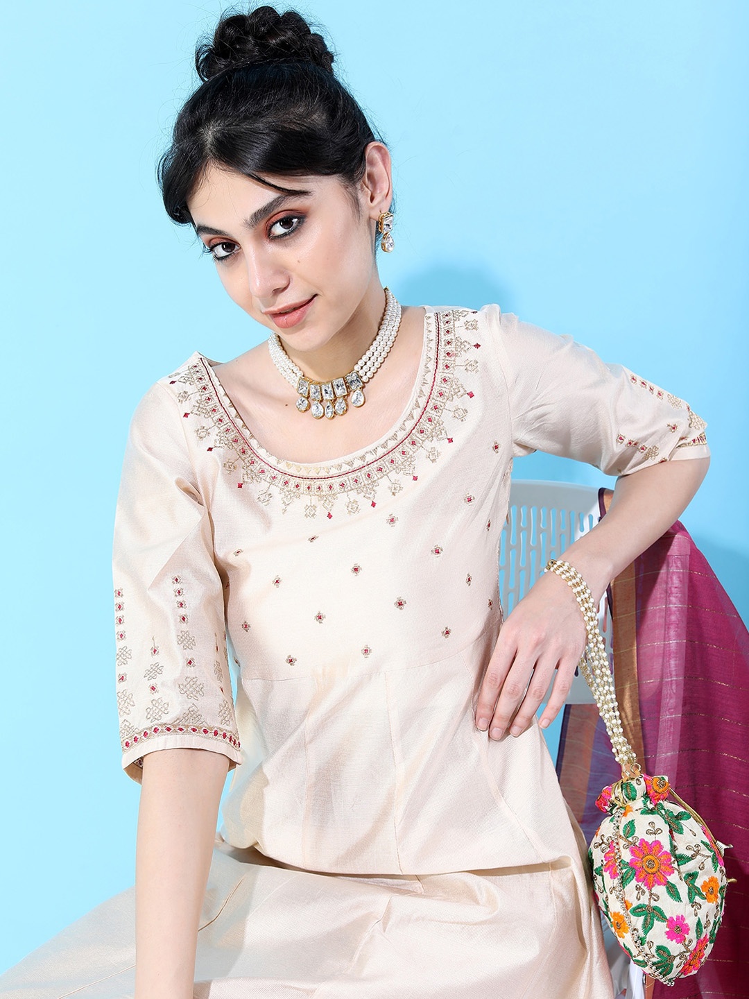 

Vishudh Women Ethnic Motifs Viscose Rayon Kurta Set, Cream