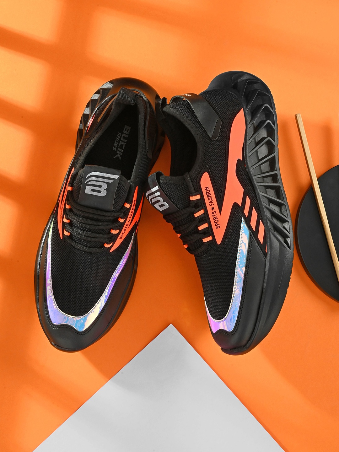 

BUCIK Men Black Colourblocked Sneakers