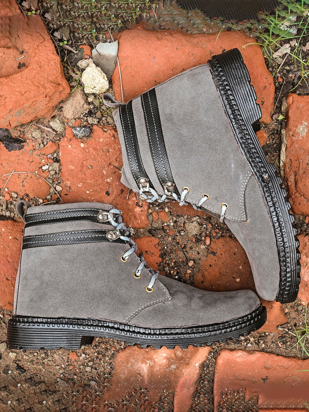 

BUCIK Men Grey Solid Leather Biker Boots