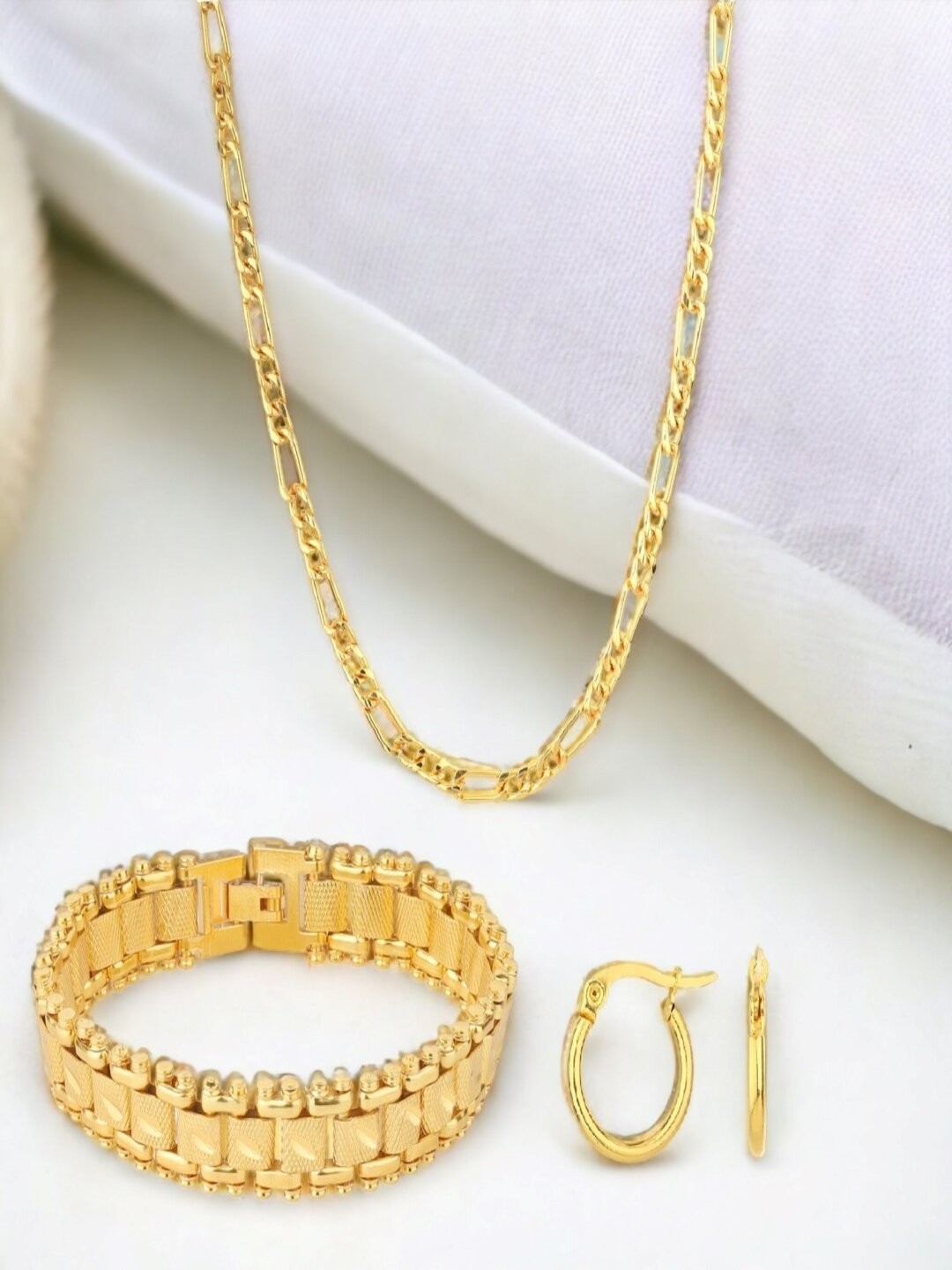 

Goldnera Men Gold-Toned Brass Gold-Plated Chain and Bracelet Jewellery by GoldNera