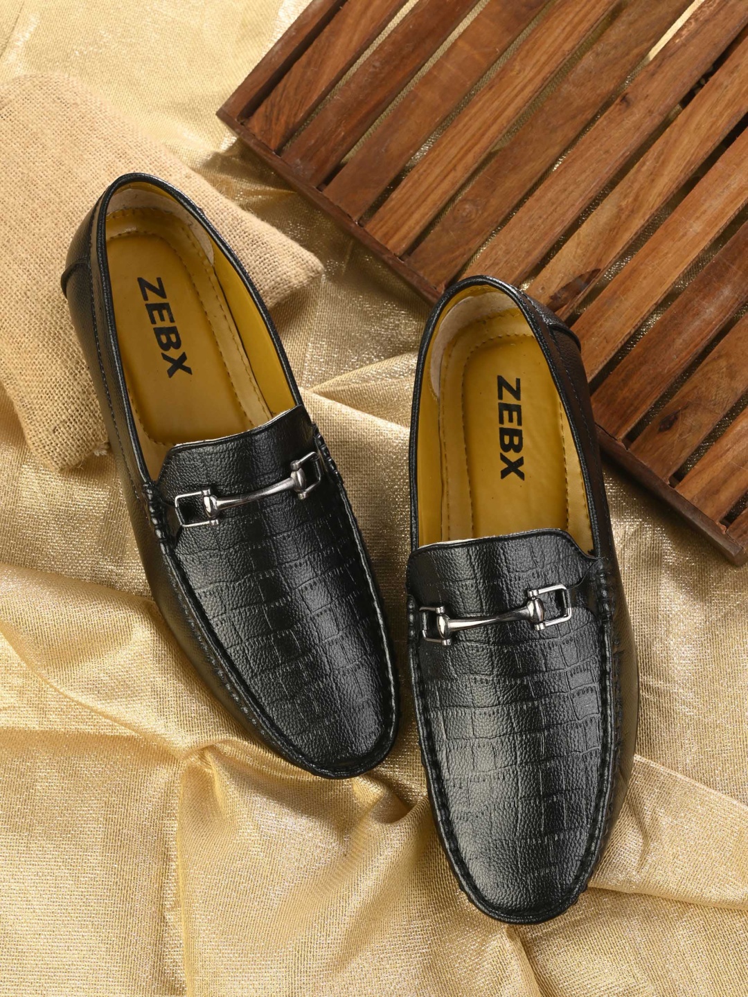 

ZEBX Men Textured Horsebit Loafers, Black
