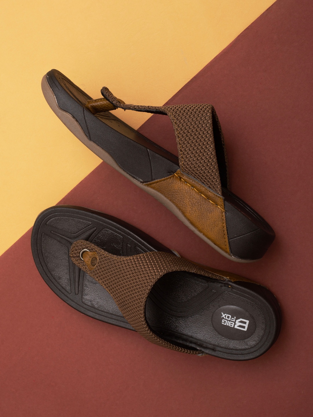 

Big Fox Men Beige Thong Flip-Flops