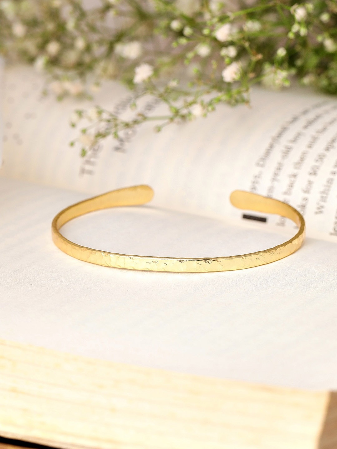 

Rubans Voguish Women Gold-Plated Cuff Bracelet, Na