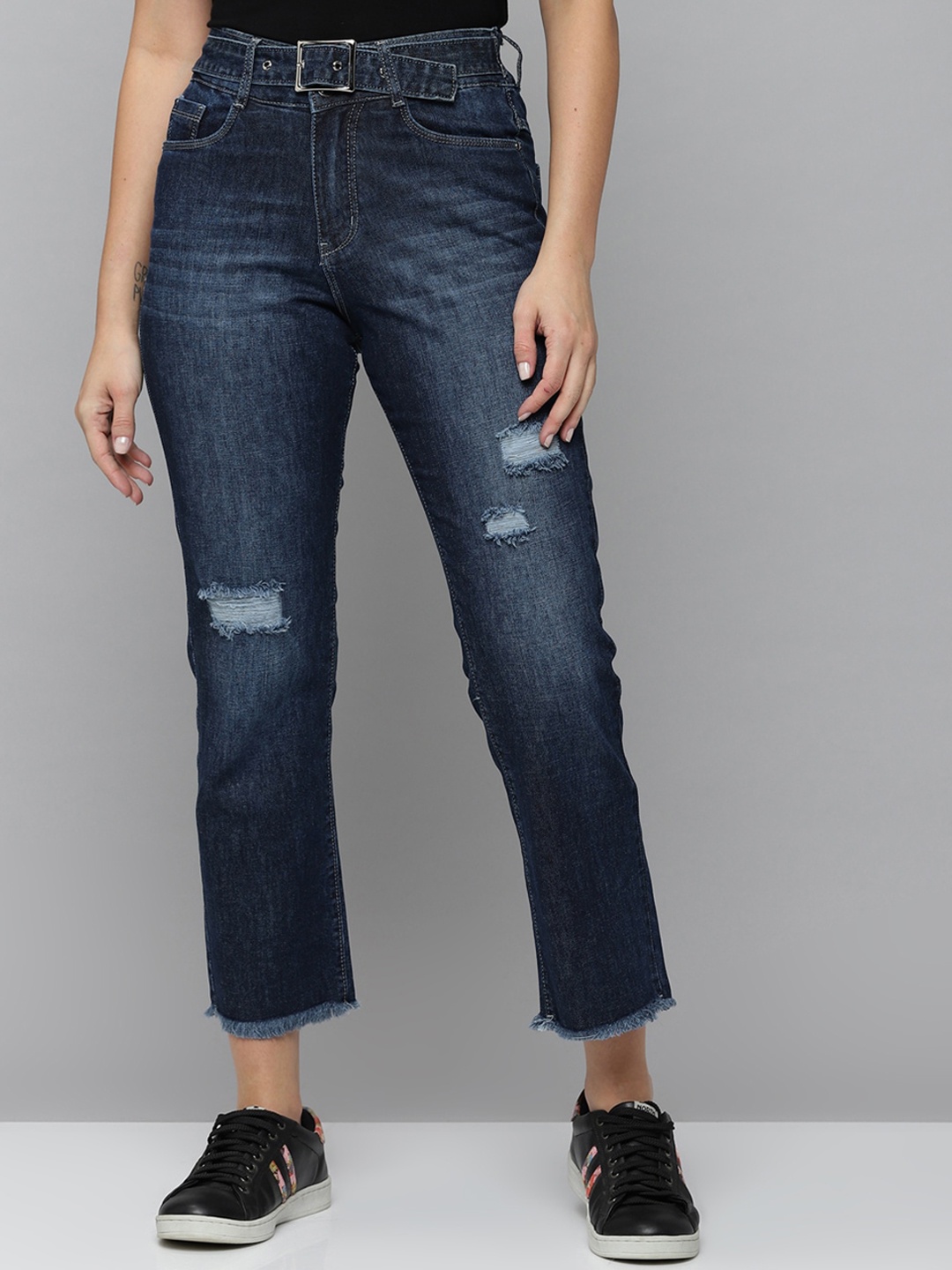 

SHOWOFF Women Blue Jean Relaxed Fit High-Rise Mildly Distressed Light Fade Stretchable Jeans