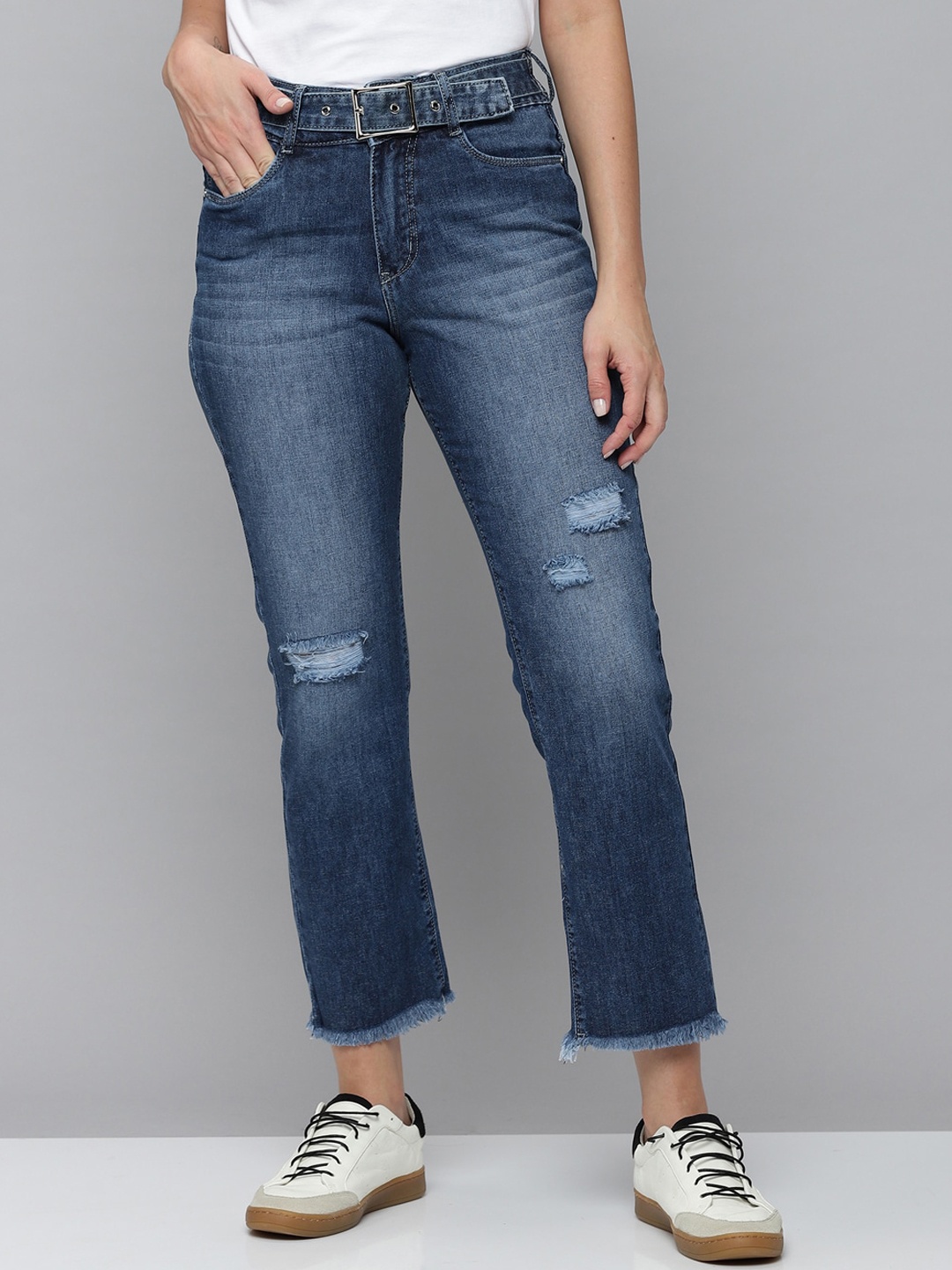 

SHOWOFF Women Blue Jean Relaxed Fit High-Rise Mildly Distressed Light Fade Stretchable Jeans