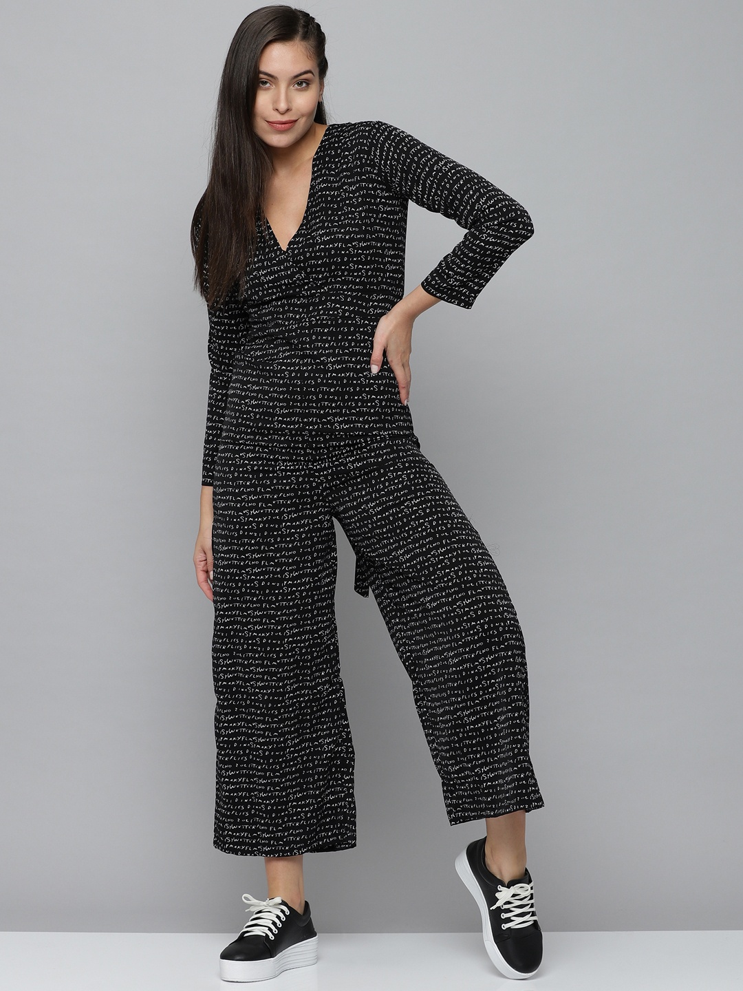 

SHOWOFF Women Printed V-Neck Long Sleeves Basic Jumpsuit, Black