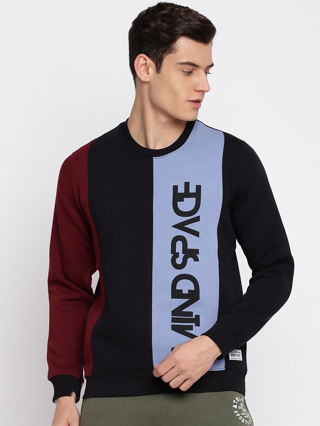 

abof Men Black Colourblocked Sweatshirt