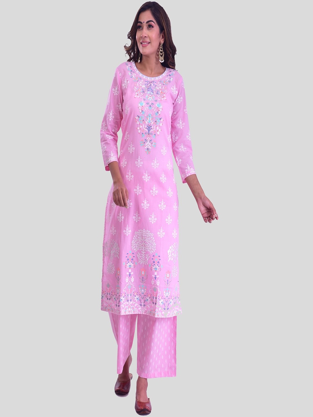 

Mishpra Women Pink Floral Embroidered Panelled Pure Cotton Kurti with Trousers