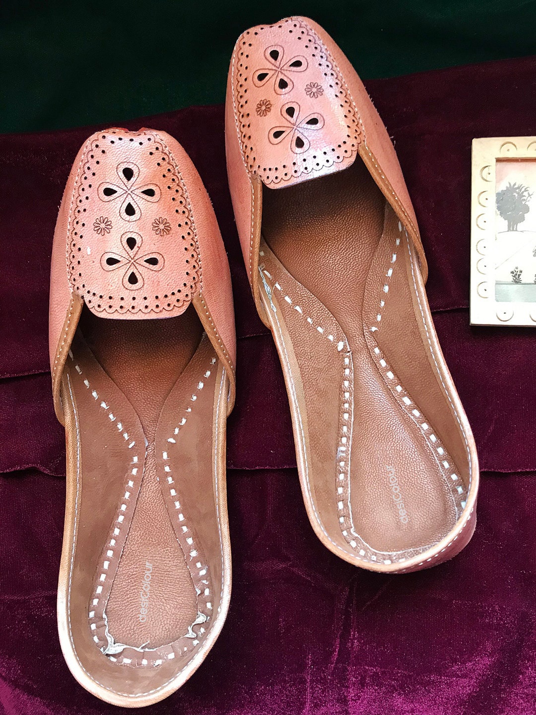 

DESI COLOUR Women Textured Ethnic Mojaris with Laser Cuts Flats, Nude