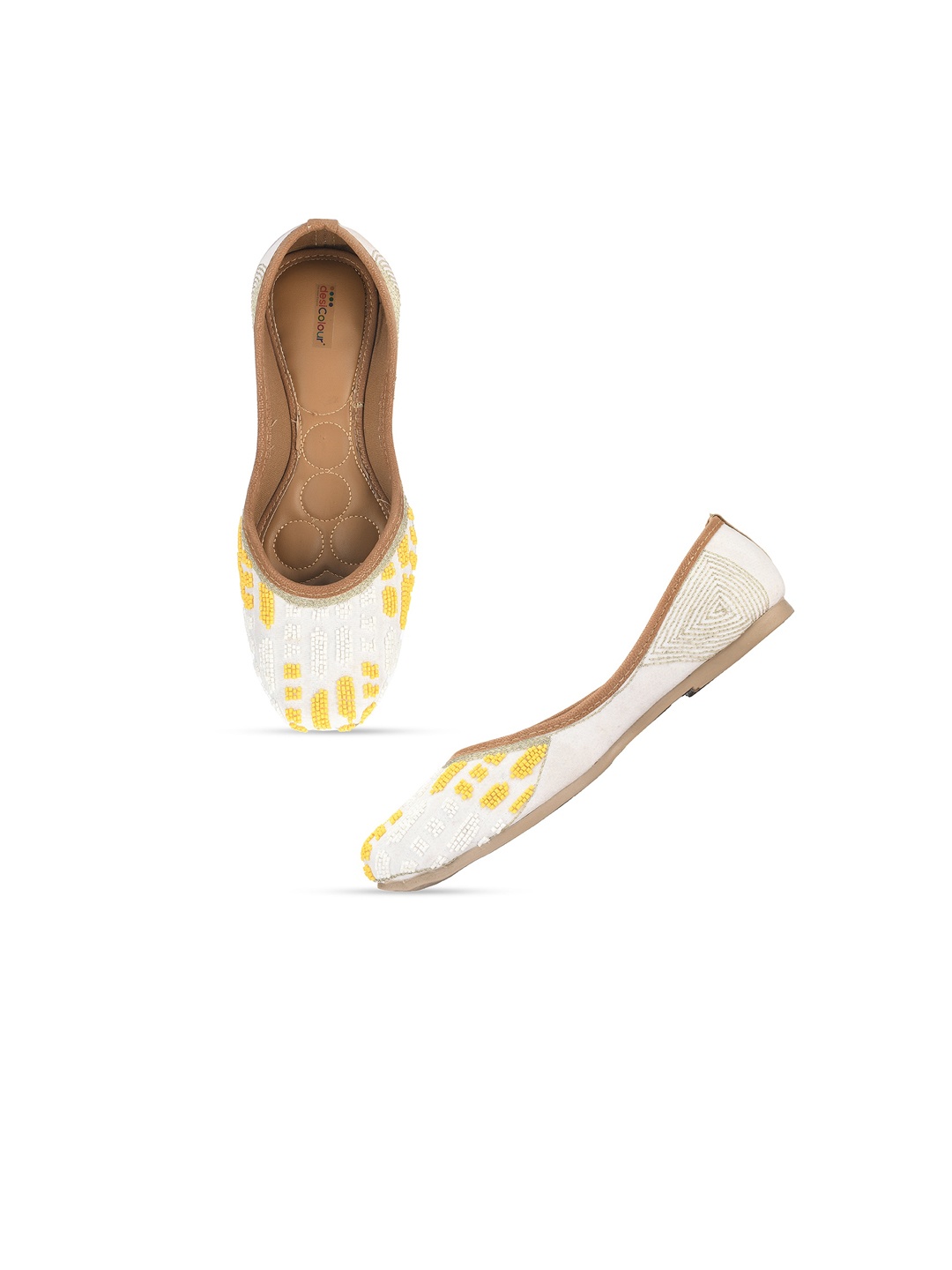 

DESI COLOUR Women Embellished Ethnic Mojaris Flats, White