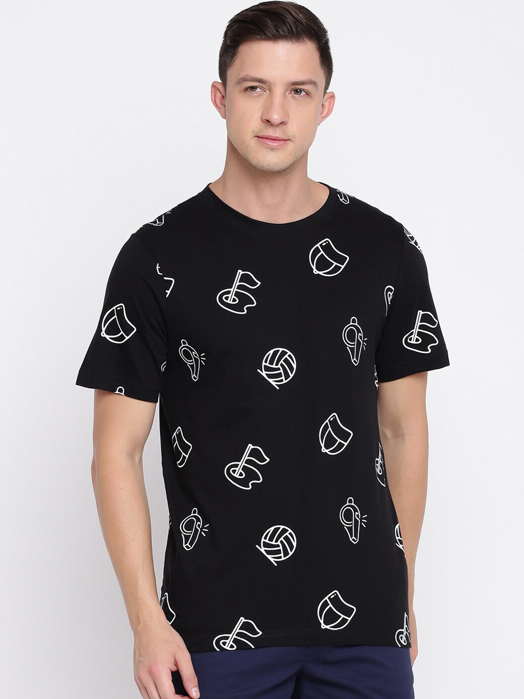 

abof Men Black & White Printed T-shirt