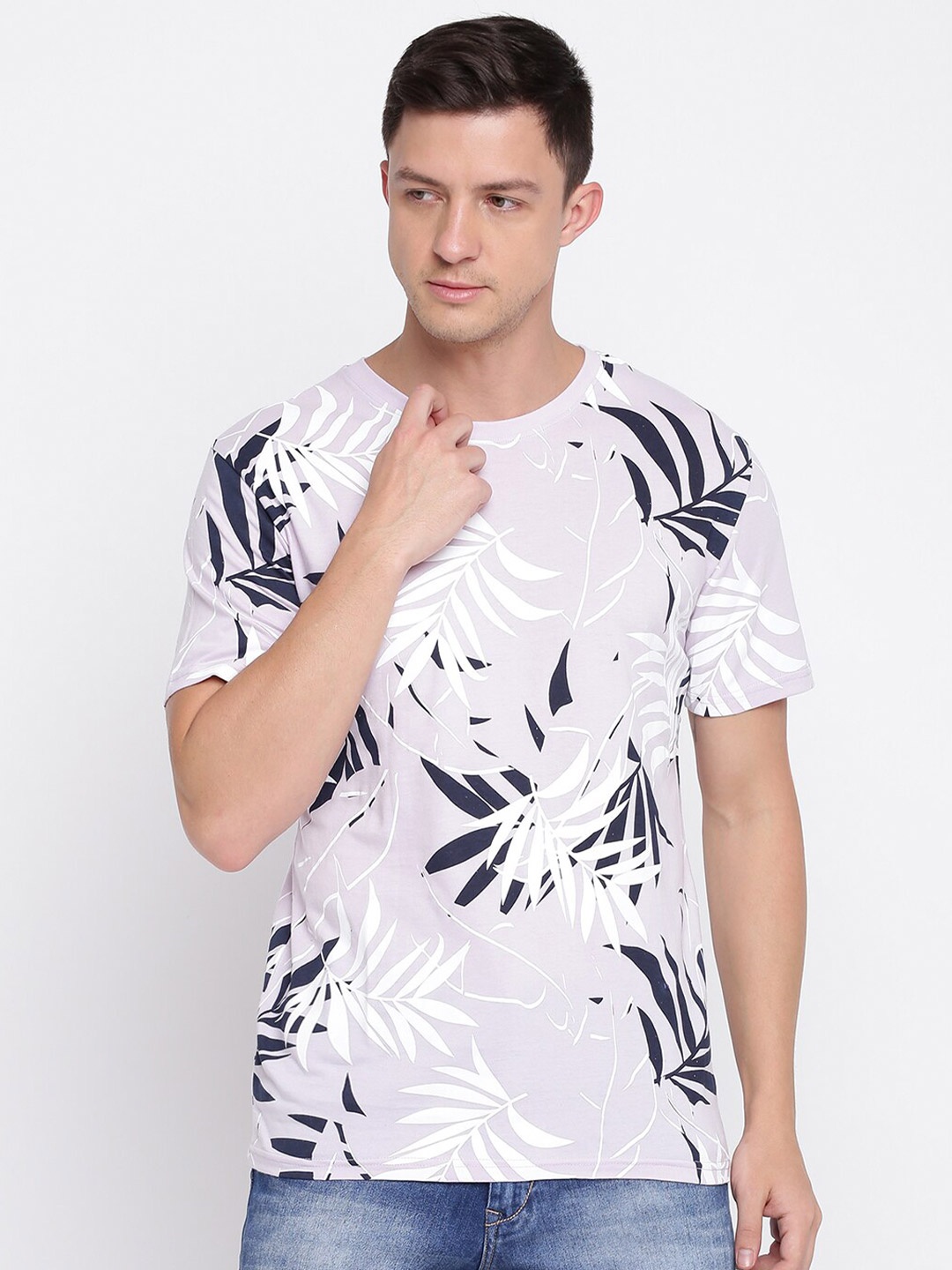 

abof Men Lavender & White Printed Tropical T-shirt